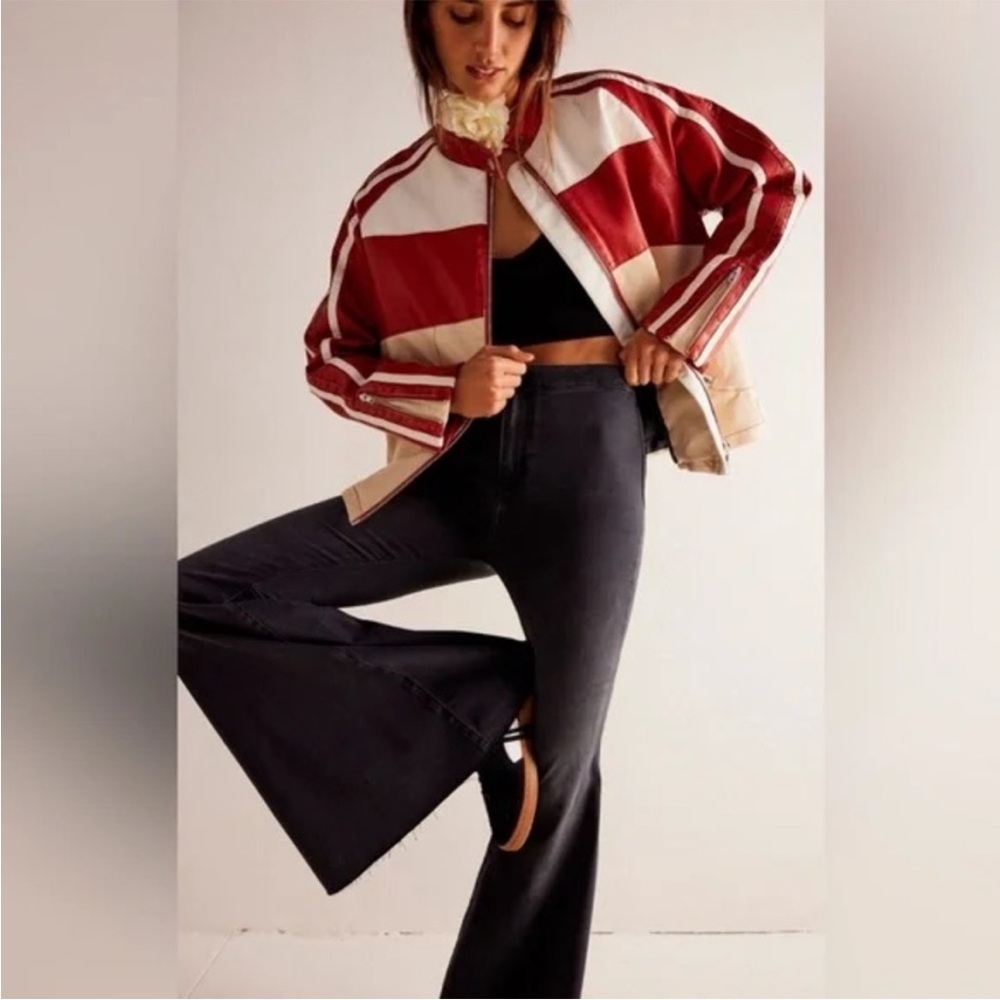 Free People We The Free Just Float on Super Flare Jeans Washed Black Raw Hem- 25 - Picture 6 of 14